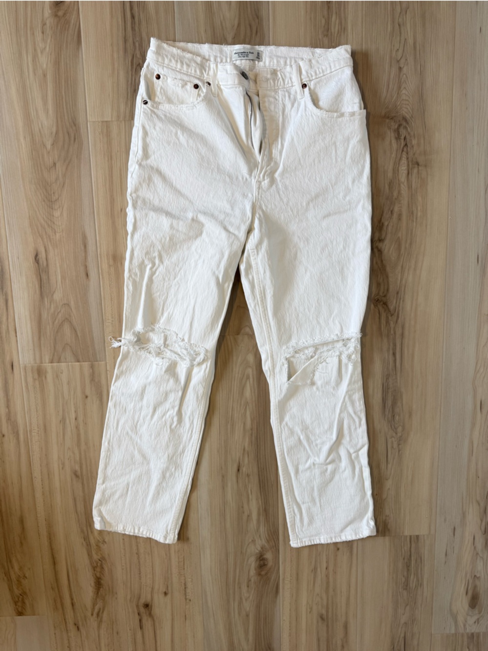 Abercrombie & Fitch White Ultra High-Rise 90s Straight Jeans